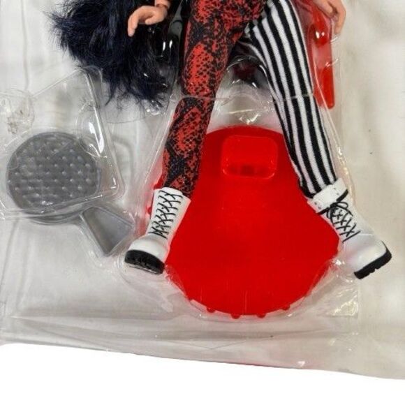 New LOL Surprise OMG Remix 2 Pack ROCKER BOI & PUNK GRRRL Fashion Dolls READ - Picture 5 of 8